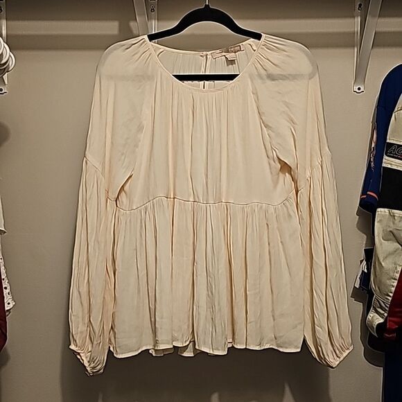 Forever 21 Tops - Forever 21 semi-sheer long sleeve blouse
